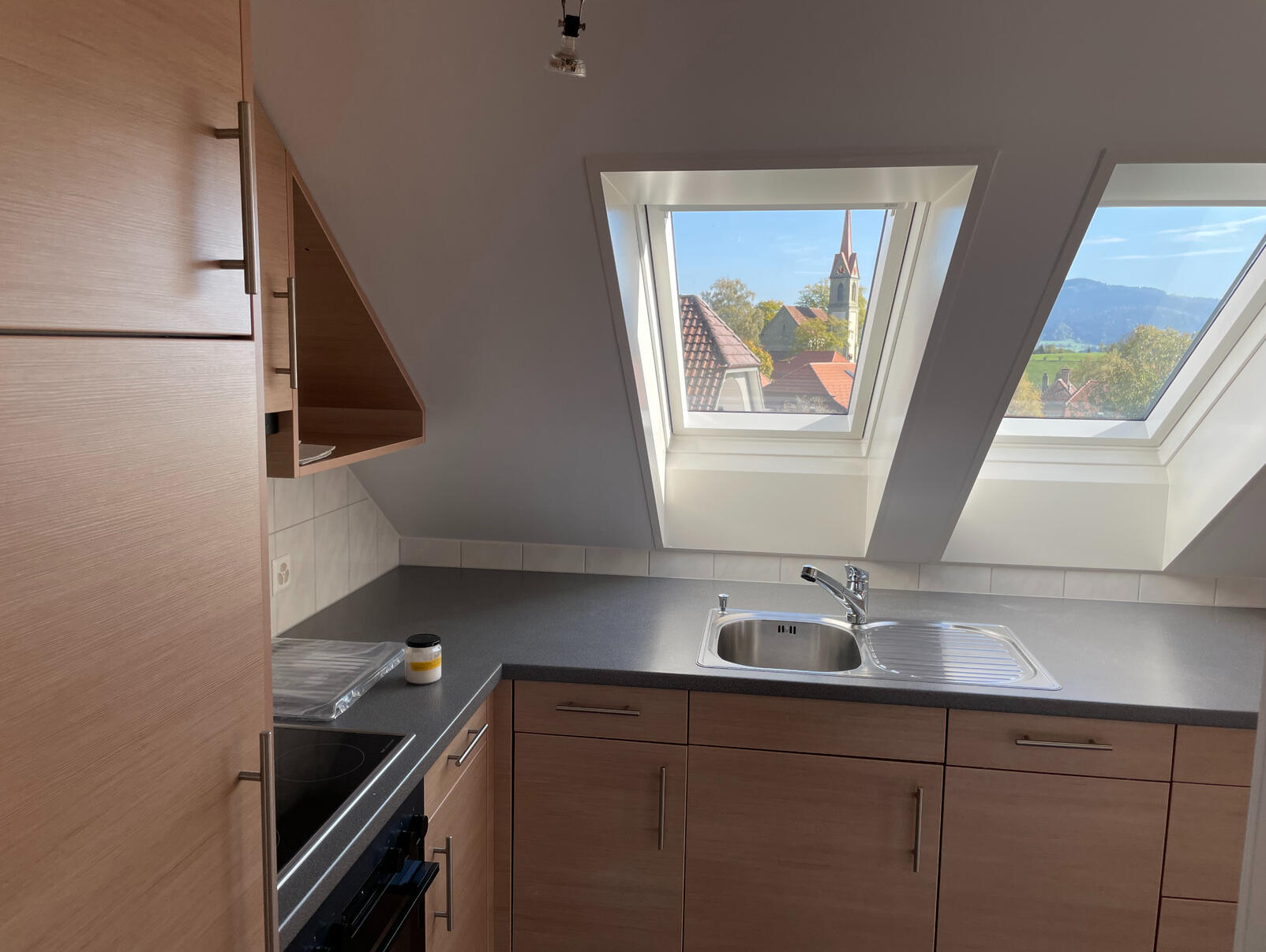 Modern eingerichtete Offene Küche